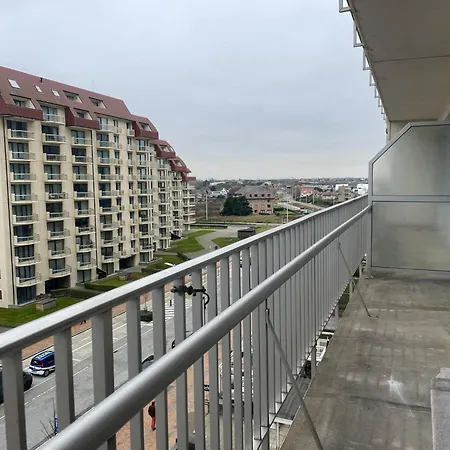 In Nieuwpoort, Cleaning Included Apartment *